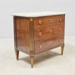 1690 1018 CHEST OF DRAWERS